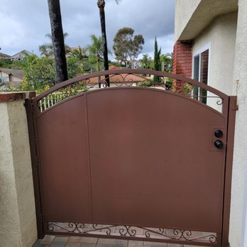 OC Local Garage Door & Gate - Back Side of the gate - Garage Door Services Near Me - Costa Mesa, California OC Local Garage Door & Gate - Back Side of the gate - Garage Door Services Near Me - Costa Mesa, California