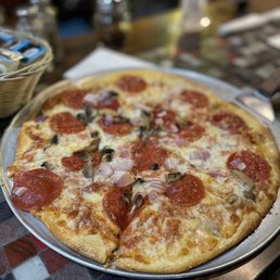 Mushroom, Pepperoni, and Onion Pizza Mushroom, Pepperoni, and Onion Pizza