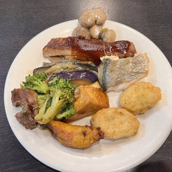 FuJi Buffet & Grill - Broccoli beef, sweet and sour eggplant, BBQ pork rib, mushrooms, steamed fish, stir fry tofu, fried banana, chicken nuggets - Buffets Near Me - Glendale, California