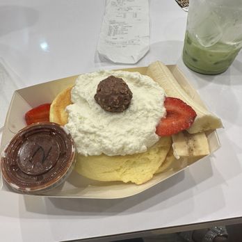 Fluffy Fluffy - Nutella Banana Pancake - Cafes Near Me - Schaumburg, Illinois