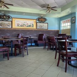 Lone Tree Drive In - Dinning Area