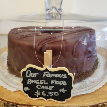 The Cakery - It's famous! - Custom Cakes Near Me - Burlingame, California The Cakery - It's famous! - Custom Cakes Near Me - Burlingame, California