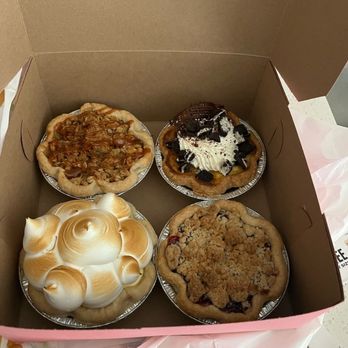 Gooseberry Handmade Pies - Mini pie sampler (Dutch apple, oreo cheesecake, lemon meringue, and gooseberry) - Bakeries Near Me - Bentonville, Arkansas Gooseberry Handmade Pies - Mini pie sampler (Dutch apple, oreo cheesecake, lemon meringue, and gooseberry) - Bakeries Near Me - Bentonville, Arkansas