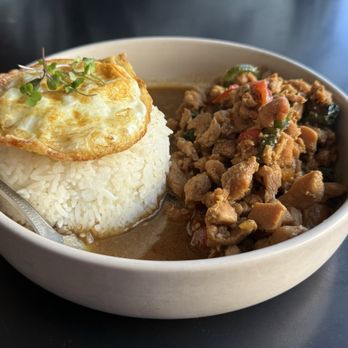 Tutu Lounge - Egg, Thai basil chicken and rice - Breakfast & Brunch Near Me - San Rafael, California