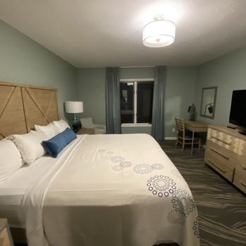 Massanutten Resort - Beautiful master bedroom. - Hotels Near Me - Massanutten, Virginia