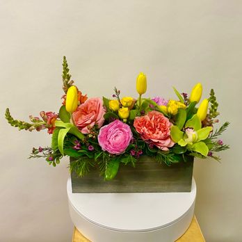 Tatum Flowers - Spring Centerpiece - Florists Near Me - Phoenix, Arizona Tatum Flowers - Spring Centerpiece - Florists Near Me - Phoenix, Arizona