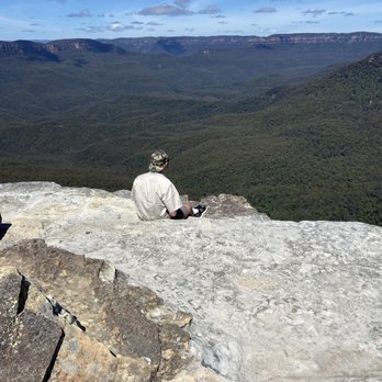 Blue Mountains National Park - Nervous, Jeremy was on the edge of Lincoln Rock - Parks Near Me - Katoomba, NSW