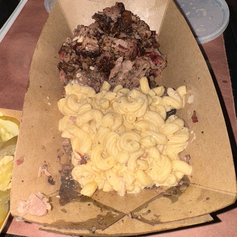 Mad Jack's Mountaintop Barbecue - Mac and chopped brisket - Barbeque Near Me - Cloudcroft, New Mexico
