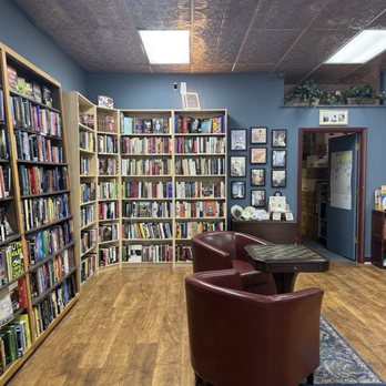 Book People - Books and seats - Bookstores Near Me - Henrico, Virginia