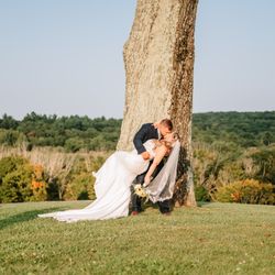 The Raymond Family Farm - This tree is perfect for your first look