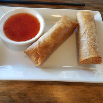 Momo Mee - Crispy spring roll - Pan Asian Near Me - Milwaukee, Wisconsin