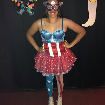 A Great Notion - a woman dressed in a costume - Dive Bars Near Me - Fort Worth, Texas A Great Notion - a woman dressed in a costume - Dive Bars Near Me - Fort Worth, Texas