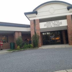 Baldwin County Satellite Courthouse - There's a 12 deep waiting line at 6:30am because the  rediculous driver's license office is understaffed and crazy slow.