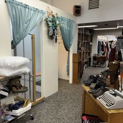 Consignment Boutique on Main Street - Dressing rooms