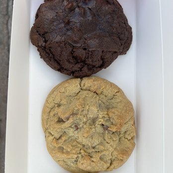 Crumbl - Southpark Meadows - Brownie Batter, Milk Chocolate Chip - Bakeries Near Me - Austin, Texas