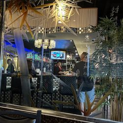 Wu's House - Lobby