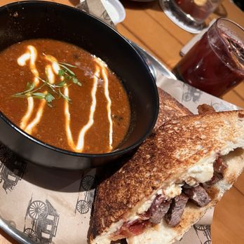 Idyllwild Brewpub - Foothills Sando - Brewpubs Near Me - Idyllwild, California
