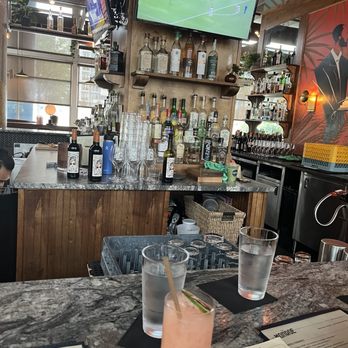 The Monroe - Bar area - New American Near Me - Orlando, Florida