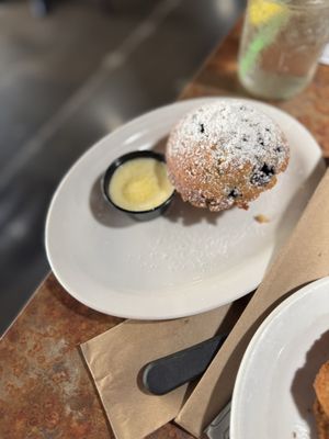 Huckleberry's Breakfast & Lunch by null