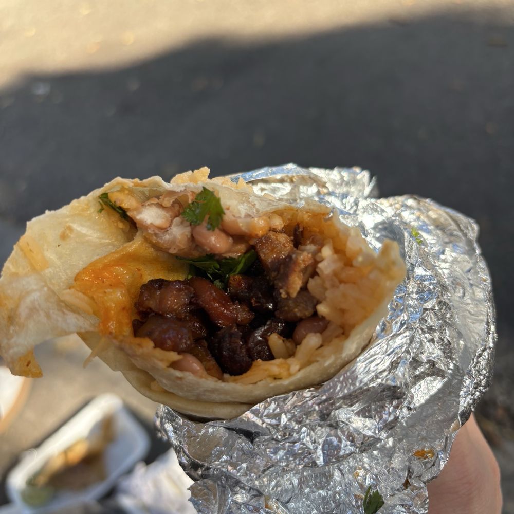 Tacos Mar Vista - Al pastor burrito - Food Trucks Near Me - Los Angeles, California Tacos Mar Vista - Al pastor burrito - Food Trucks Near Me - Los Angeles, California