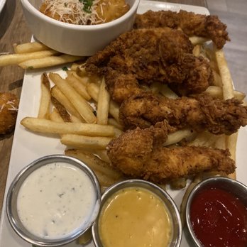Eureka! - Chicken strips Mac N' Cheese Balls - American Near Me - Berkeley, California