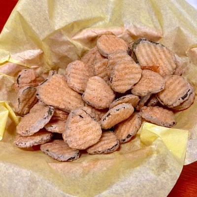 Photo of Beau Legs - Lacey, WA, US. Fried pickle chips. Holy cow, perfectly seasoned, thin, crispy, not greasy... simply da bomb!