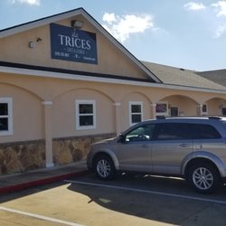 Trices Cafe and Lounge - Sidefront