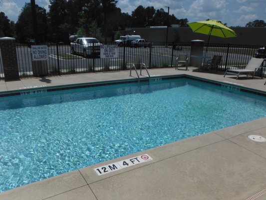HOLIDAY INN EXPRESS & SUITES SUMMERVILLE - 21 Photos - 1657 N Main St