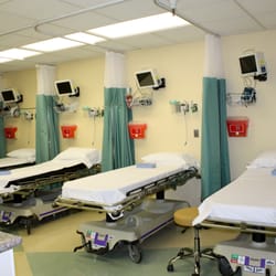 Beverly Oaks Surgery - Our spacious 4-bed recovery room