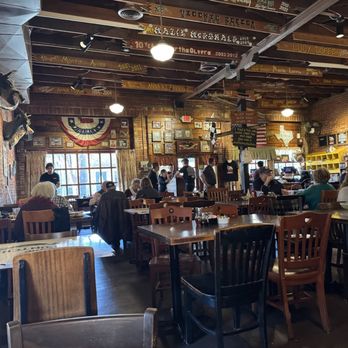 Babe's Chicken Dinner House - Chicken Shop Near Me - Roanoke, Texas