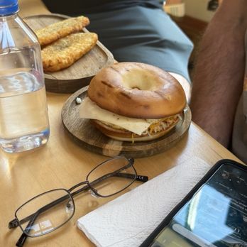 Pluto organic cafe - Breakfast bagel - Cafes Near Me - Redmond, Washington