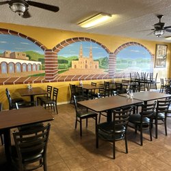 Asi Es Mi Tierra - Dining Area