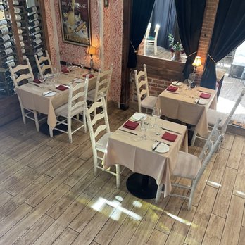 Bistro Cacao - Interior - French Near Me - Washington, DC, District of Columbia