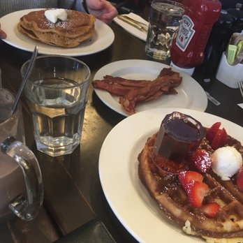Barefoot Cafe - Bars Near Me - Fairfax, California