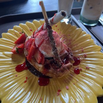 Cafe 104 - Strawberry croffle - Breakfast & Brunch Near Me - Duluth, Georgia