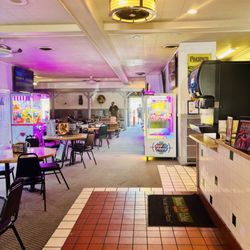 Round Table Pizza - Entire atmosphere of the restaurant