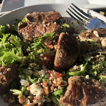 Avocados Restaurant - Quinoa Salad with steak - New American Near Me - Gainesville, Georgia