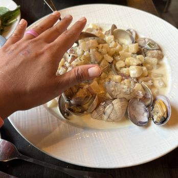 FUMO Restaurant & Bar - Hand comparison - Breakfast & Brunch Near Me - Incline Village, Nevada