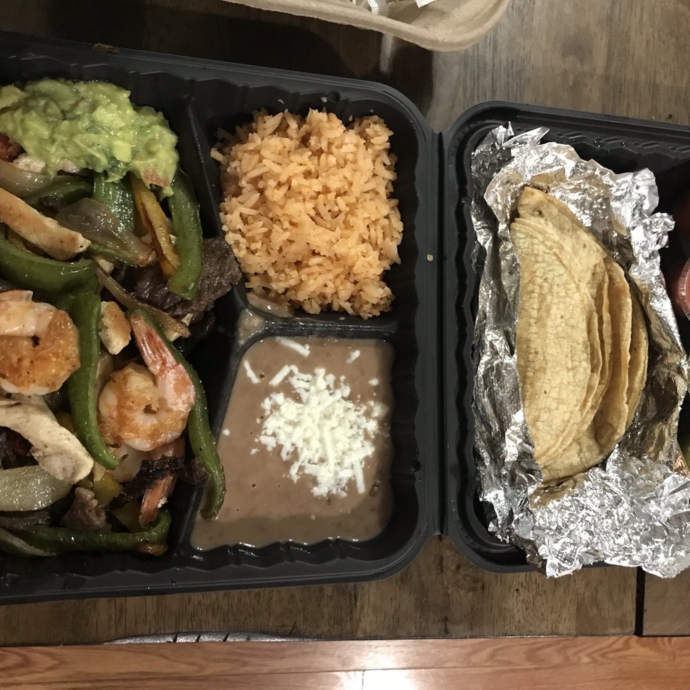 El Sabor de Puebla - Fajitas Combinada (4/5) - Mexican Near Me - Madison, Wisconsin El Sabor de Puebla - Fajitas Combinada (4/5) - Mexican Near Me - Madison, Wisconsin