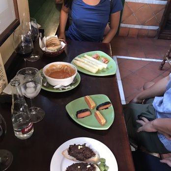 La Tana - Tapas Bars Near Me - Granada, GR