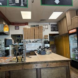 Tony's NY Pizza - Interior