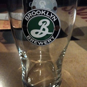 Red Lion - Muy buena la brooklyn - Beer Bar Near Me - Valencia, V
