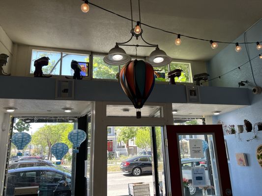 James & the Giant Cupcake by null