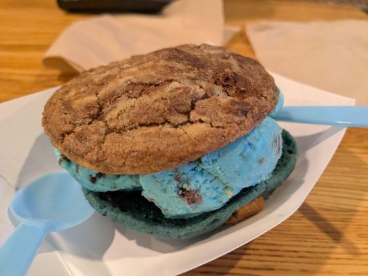 The Baked Bear by null