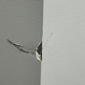 Ez Moving & Storage - Damage to wall - Movers Near Me - McLean, Virginia Ez Moving & Storage - Damage to wall - Movers Near Me - McLean, Virginia