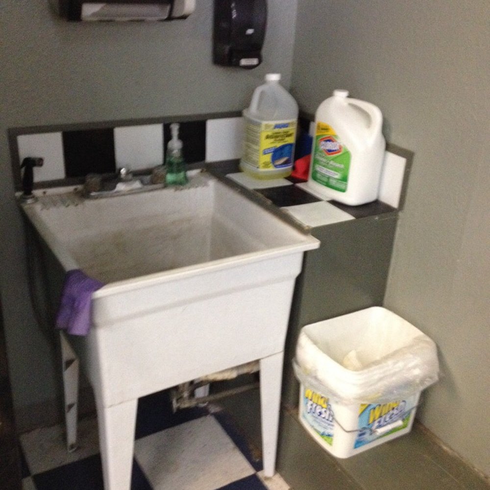 Kelly Ave Coin-Op Laundry - More dangerous chemicals within reach of small children. - Laundromat Near Me - Edmond, Oklahoma Kelly Ave Coin-Op Laundry - More dangerous chemicals within reach of small children. - Laundromat Near Me - Edmond, Oklahoma