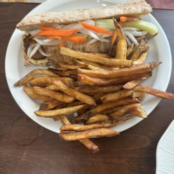 SmokeStacks Cafe - Bahn Mi - Wine Bars Near Me - Raleigh, North Carolina