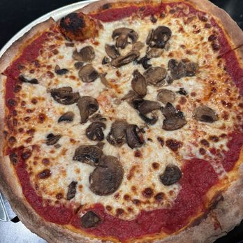 BWP - Soggy pizza with mushroom - American Near Me - Saratoga Springs, New York