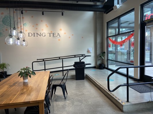 Ding Tea Williams by null