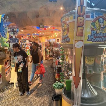 Downtown Aquarium - gift shop - Museums Near Me - Denver, Colorado Downtown Aquarium - gift shop - Museums Near Me - Denver, Colorado